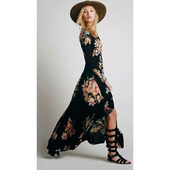Free People Dresses & Skirts - Free People SMALL First Kiss Black Garden Print